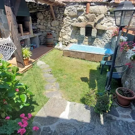 Casa De Pueblo En Galicia, A Forneira *